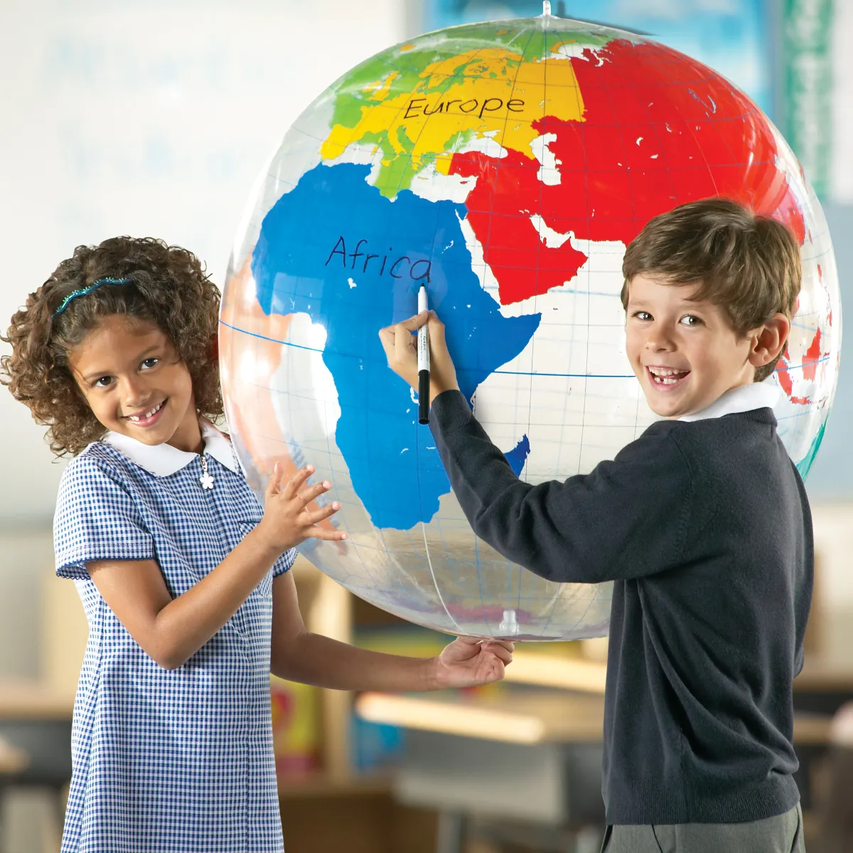 Learning Resources Puzzle Giant Inflatable Labeling Globe - Image 5