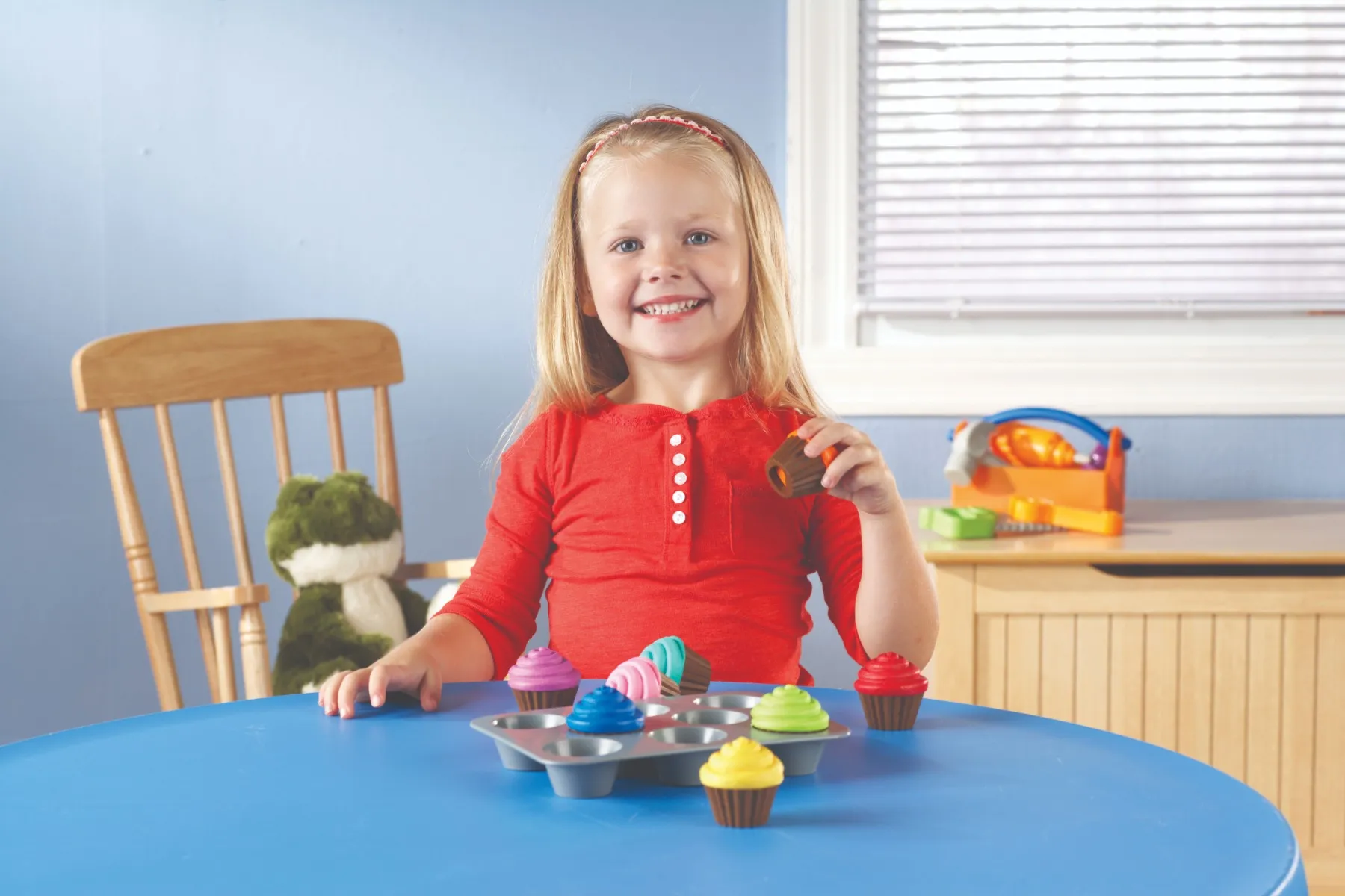 Learning Resources Puzzle Smart Snacks® Shape Sorting Cupcakes - Image 2
