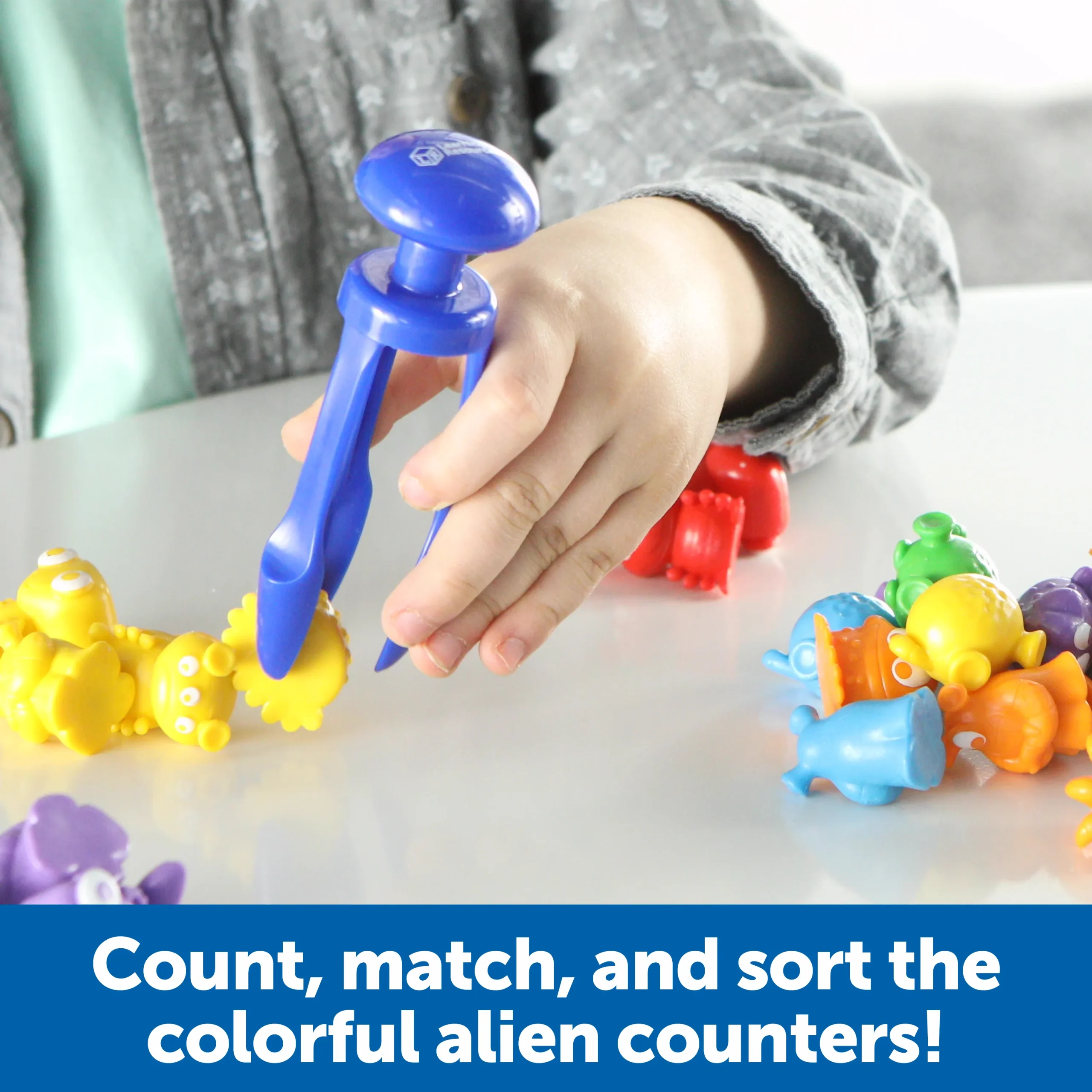Learning Resources Puzzle Grab & Sort Fine Motor Alien Counters - Image 3